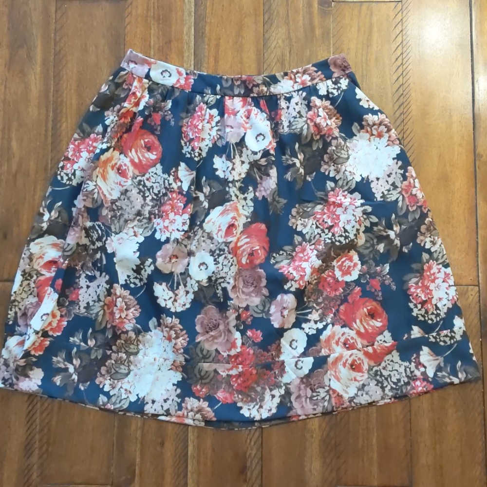 Floral Midi Skirt with Pockets